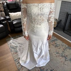 *NEW* Wedding dress Size 6 White Lace Off The Shoulder With Detachable Lace Cape