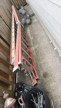 9ft. Fiberglass Step Ladder