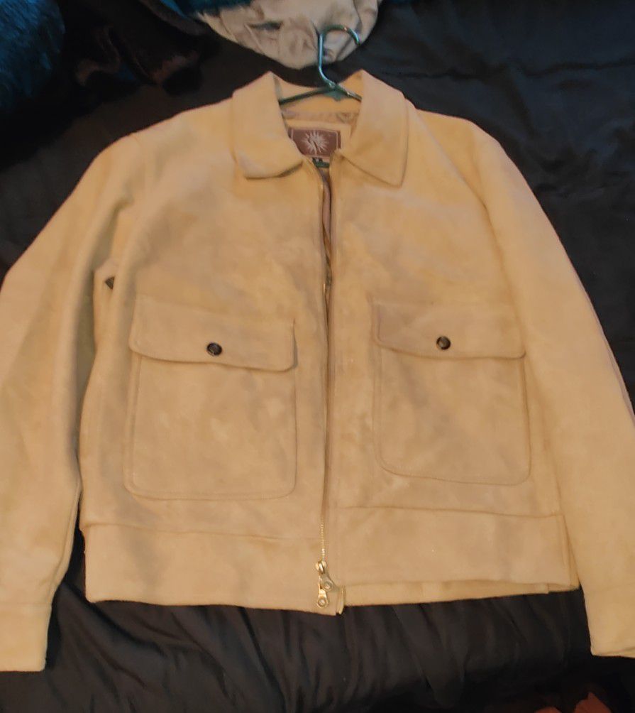Mens suede leather jacket.
Barely used Brand GV