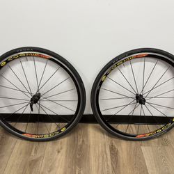 Mavic Cosmic Flite 700c road bike wheel set
