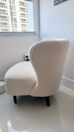 Boucle chair
