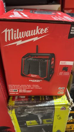 Milwaukee M18 Lithium-Ion Cordless PACKOUT Jobsite Radio/Speaker with Built-ln Charger