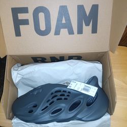 Yeezys Foam Runner 