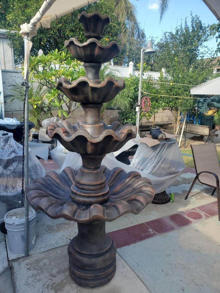 New 7ft Shell Water Fountain