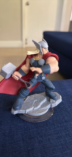 Disney Infinity 2.0 Marvel Avengers Thor Action Figure w/ Web Code