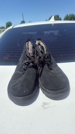 Black Mid top men’s uggs