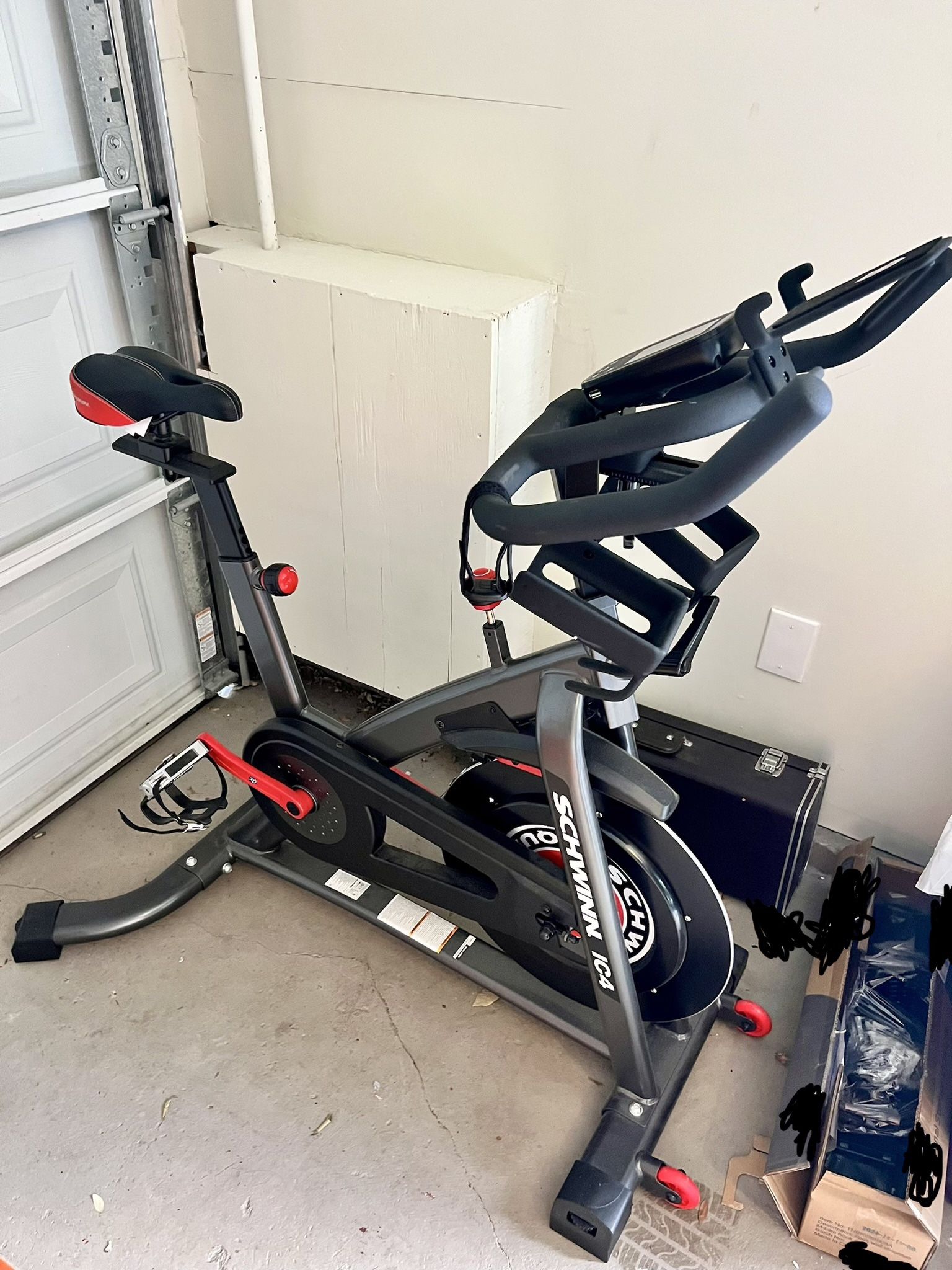 Schwinn IC4 Exercise Bike
