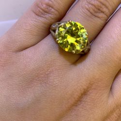 10K Yellow Gold Peridot Ring