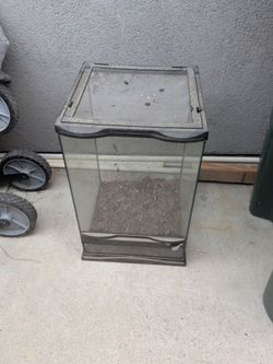Reptile tank. About 8 gallon