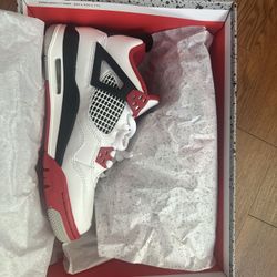 Air Jordan 4 Retro “Fire Red”