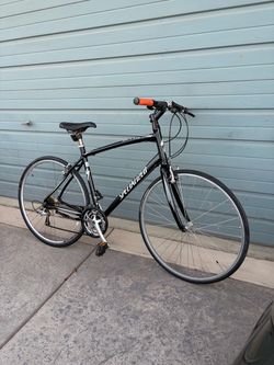 SPECIALIZED SIRRUS HYBRID BIKE 700c Wheels