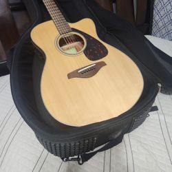 Yamaha Guitar  New With  Bag Case 