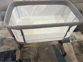 Ezebaby Baby Bassinet Bedside Sleeper - Like New