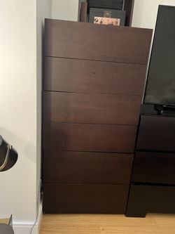 6 Drawer Chest w/frosted Glass Top