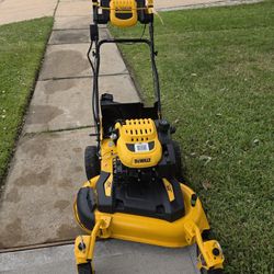 DeWalt 28 In Mower Like New No Bag $900 Price Firm// Seminueva No Bolsa Precio Firme $☺️900