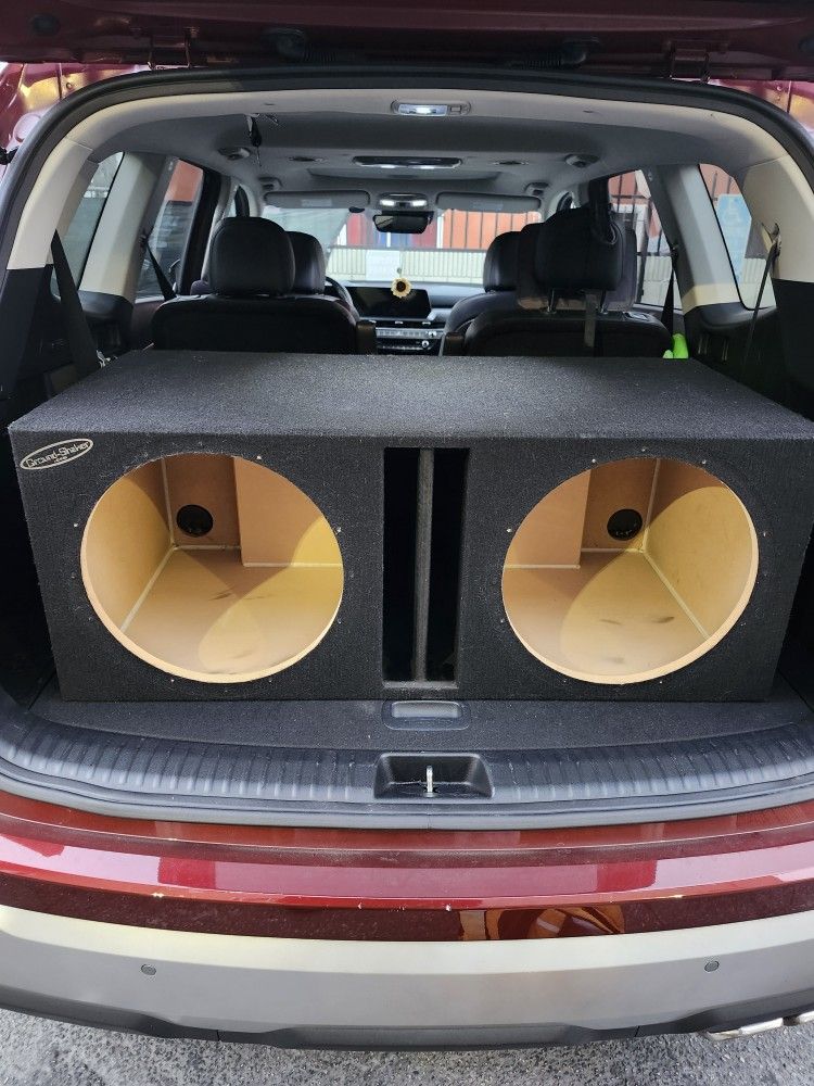 2 15s Groundshaker Speaker Box. BOX ONLY
