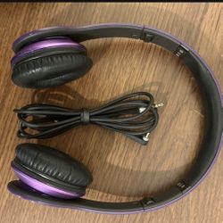 "Beats Solo 2 Wired Headphones with Carrying Pouch 