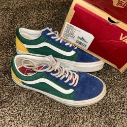 Yacht Club Vans 