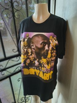 Men's  Womens shirt only available in  size  XL XXL