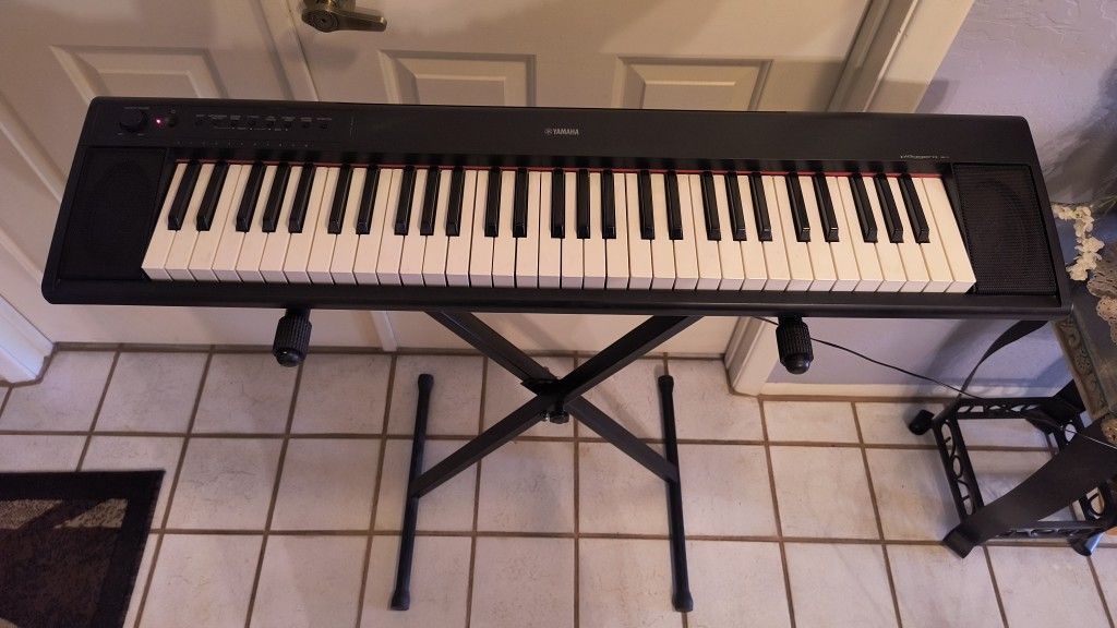 Yamaha Piagerro NP-11 Portable Slim (61-Key) Digital Piano Keyboard w/ Stand & Sustain Pedal!!!
