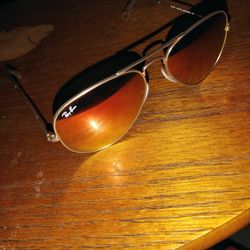 Ray-Ban Sunglasses Mint Condition 