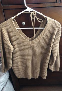 Tan knitt sweater