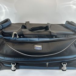 Travelpro Bold Rolling Duffle Bag 25" Tall 14" Long 12" Wide – BLUE