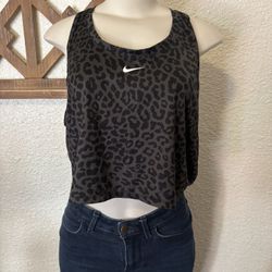 Xl Nike Top (crop) 