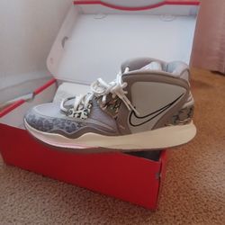 Nike KYRIE INFINITY