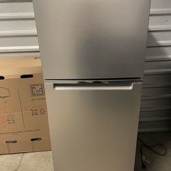 Whirlpool Top Freezer Refrigerator! New!