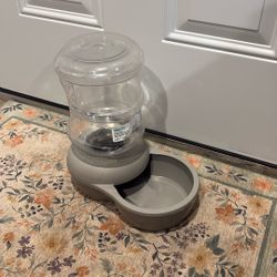 DOG REFILLABLE WATER BOWL