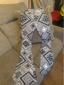 Flattery  sweatpants $7