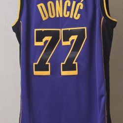                            "Die Hard Lakers Fans"