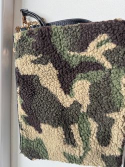Cammo crossbody purse