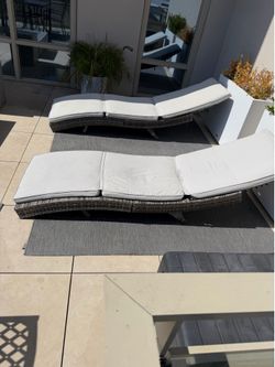 Layout chairs