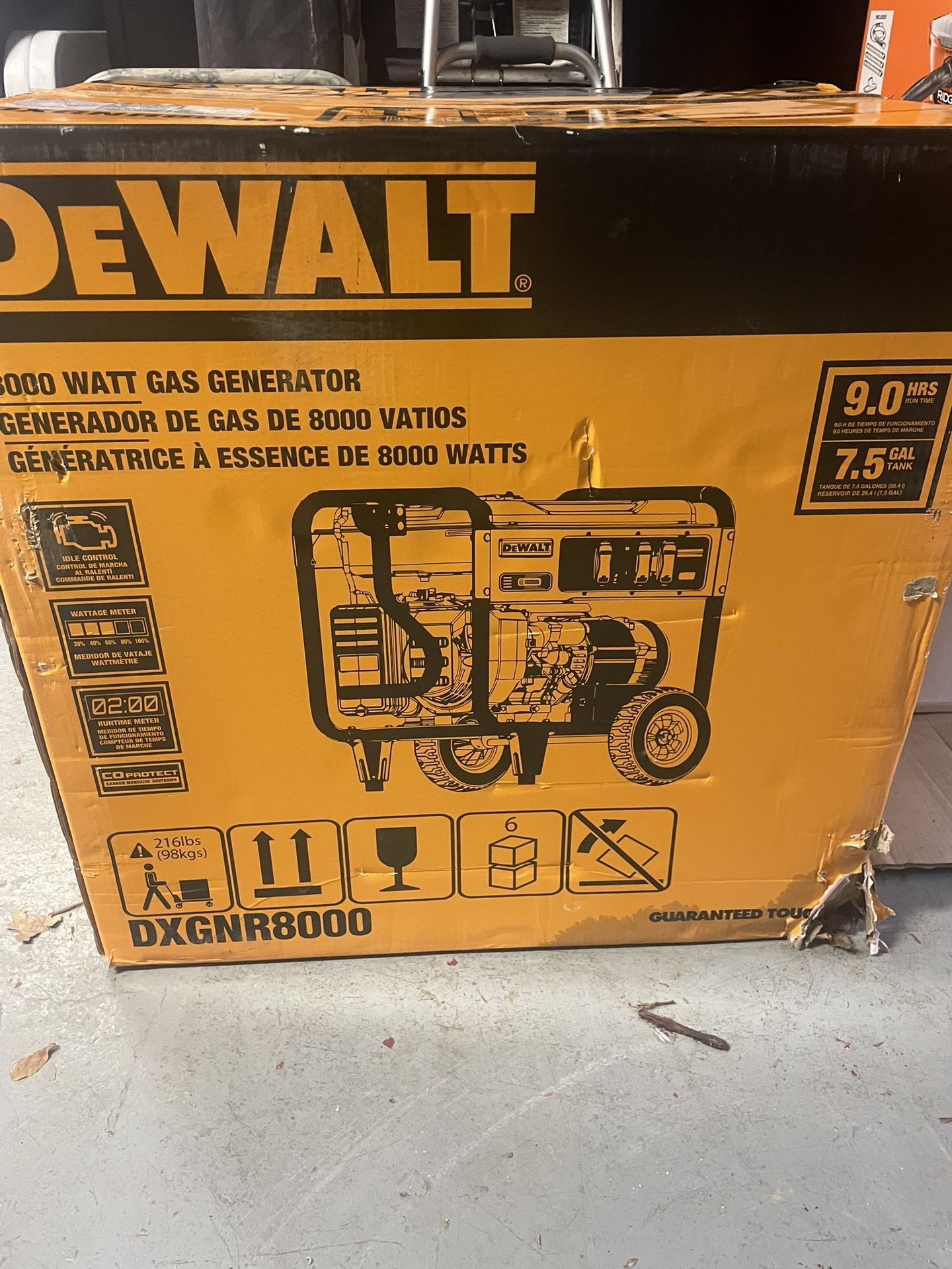 Dewalt DXGNR8000 9 Hour 7.5 Gallon Generator