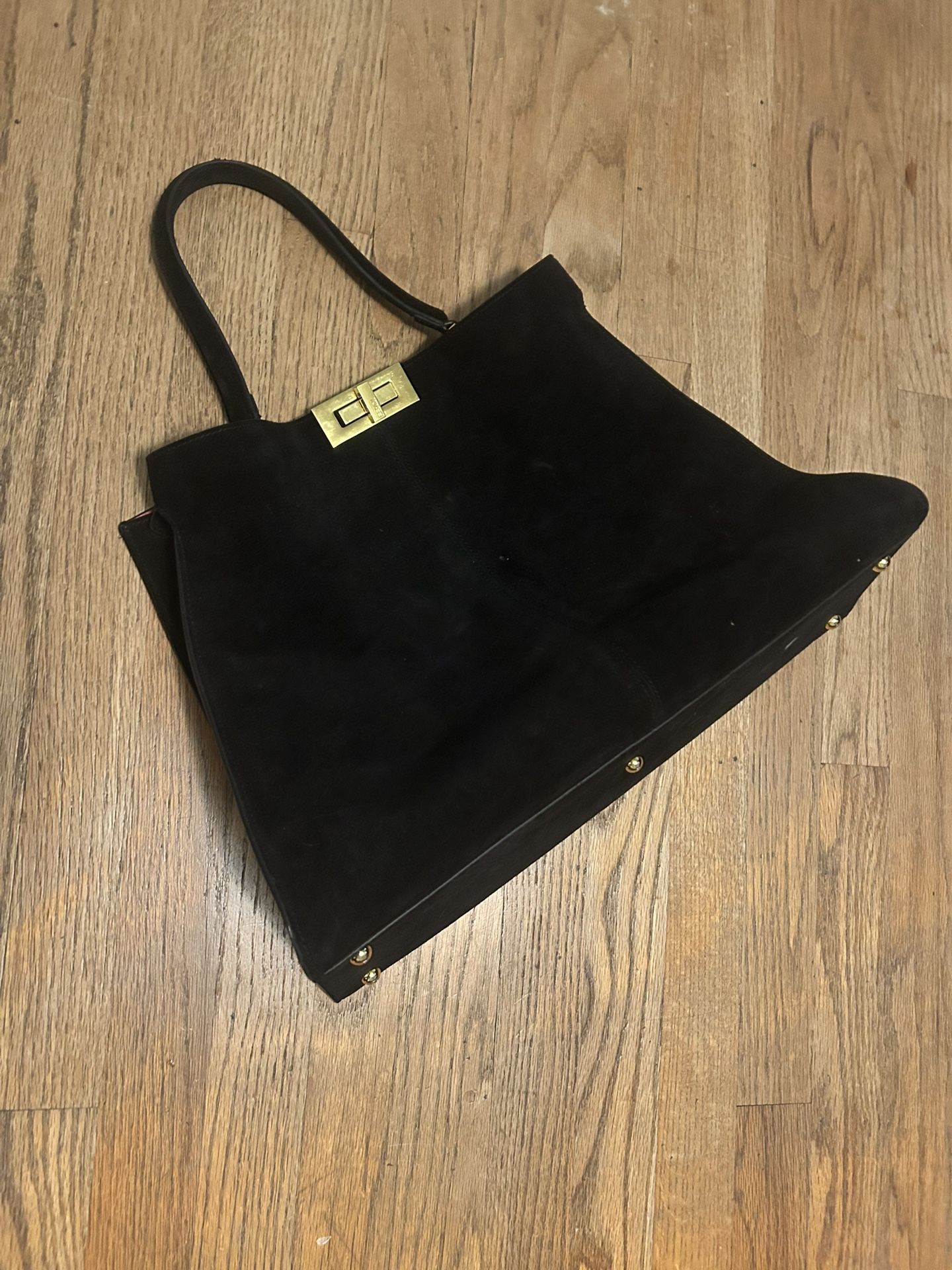 Aut Fendi Peekaboo X