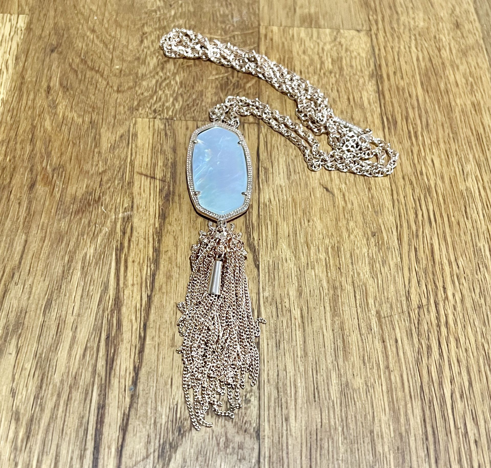 Kendra Scott Rayne Necklace - Mother of Pearl Stone