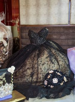 Moda 2000 Quinceañera Black One Piece Dress