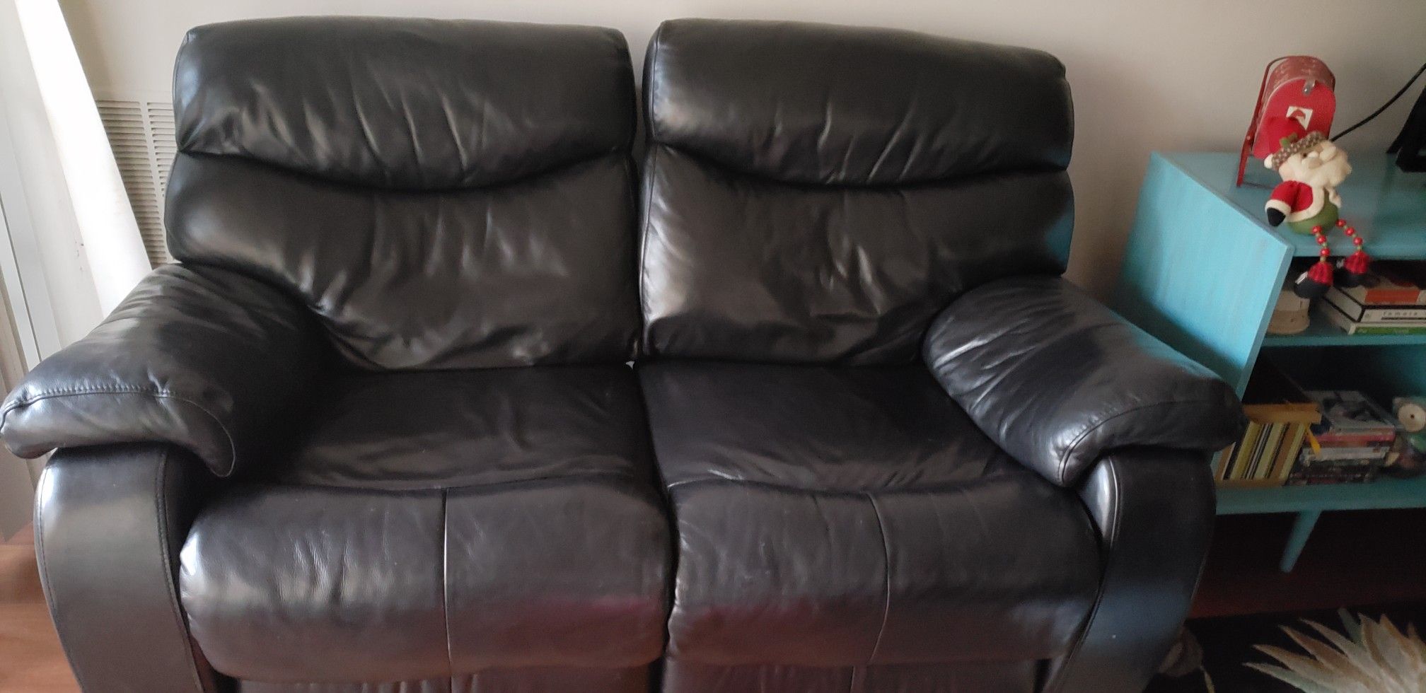Black leather 2 seat recliner