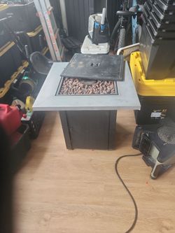 Outdoor fire pit