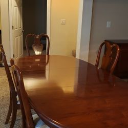 American Drew Table, Chairs And Buffet With Hutch