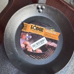 Lodge season steel skillet
