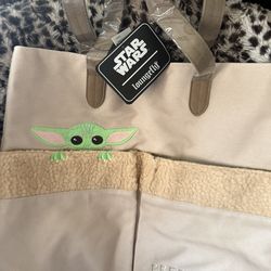 Loungefly Star Wars The Mandalorian The Child Precious Cargo Tote
