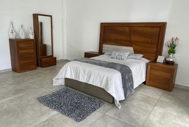 Wood Bedroom Furniture Set
