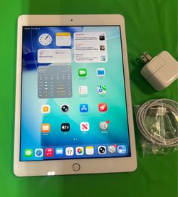 Apple iPad 8th Gen 32GB WiFi 10.2” iPad—Silver complete