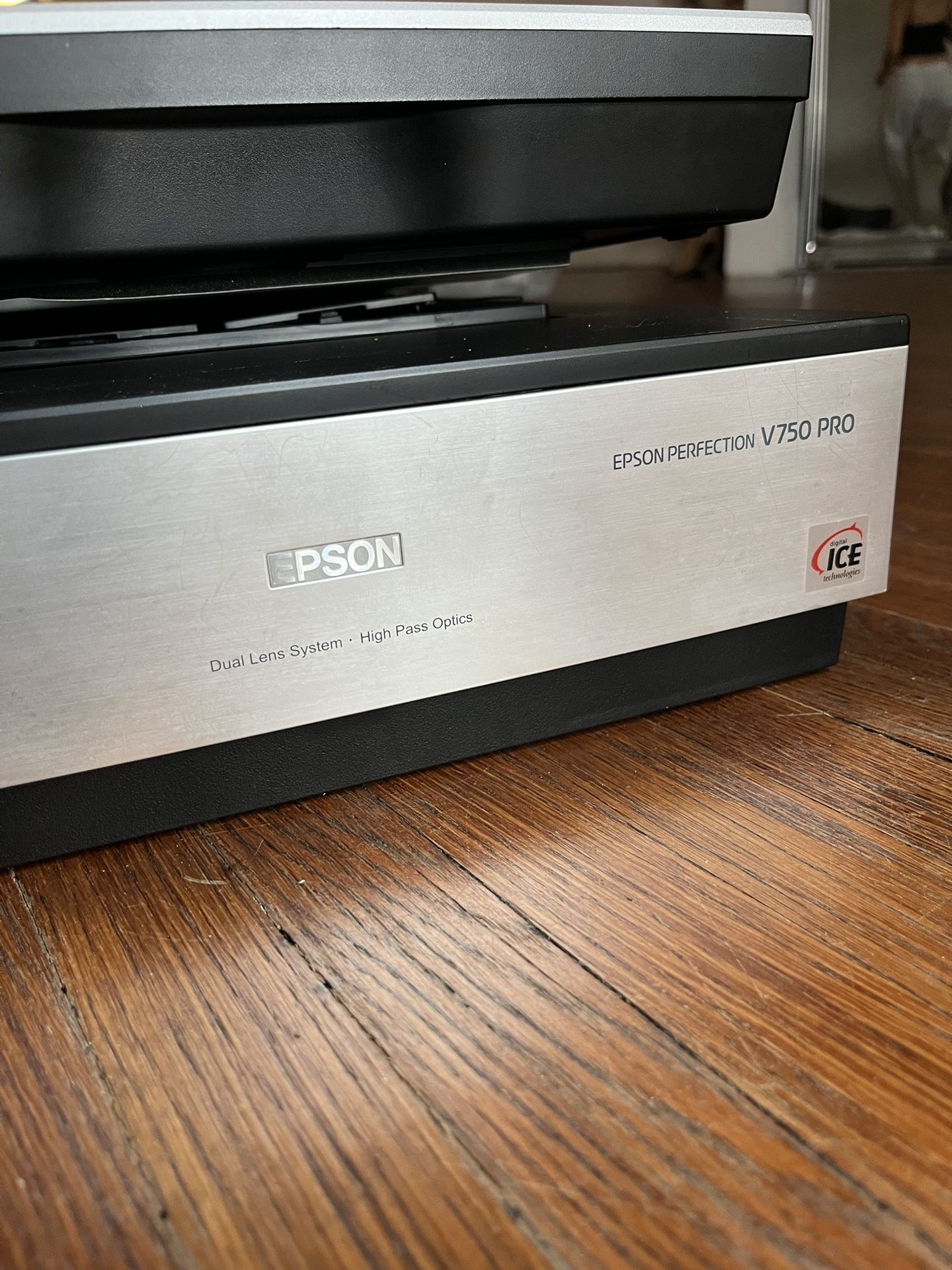 Epson V750 Pro scanner