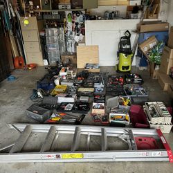 Tons Of Tools In great condition