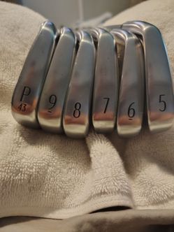 2025 TITLEIST T250 IRONS 5-PW