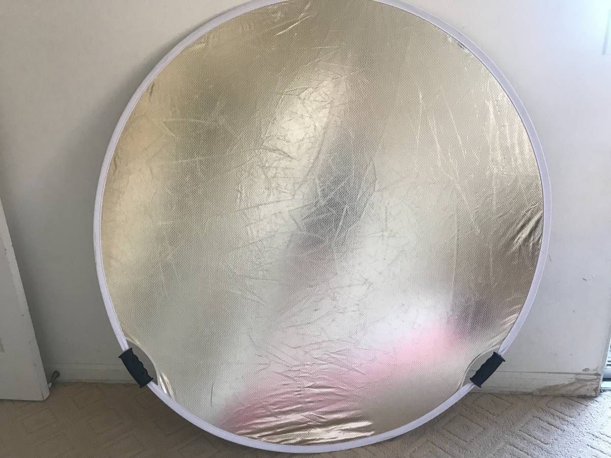CALUMET 52" PHOTO REFLECTOR SILVER GOLD & WHITE W/CASE